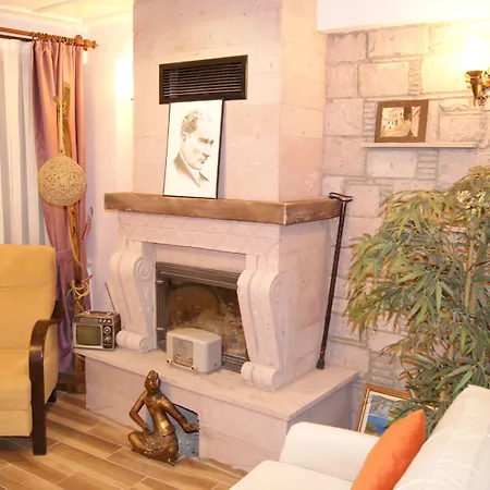 Cunda Thelara فندق *